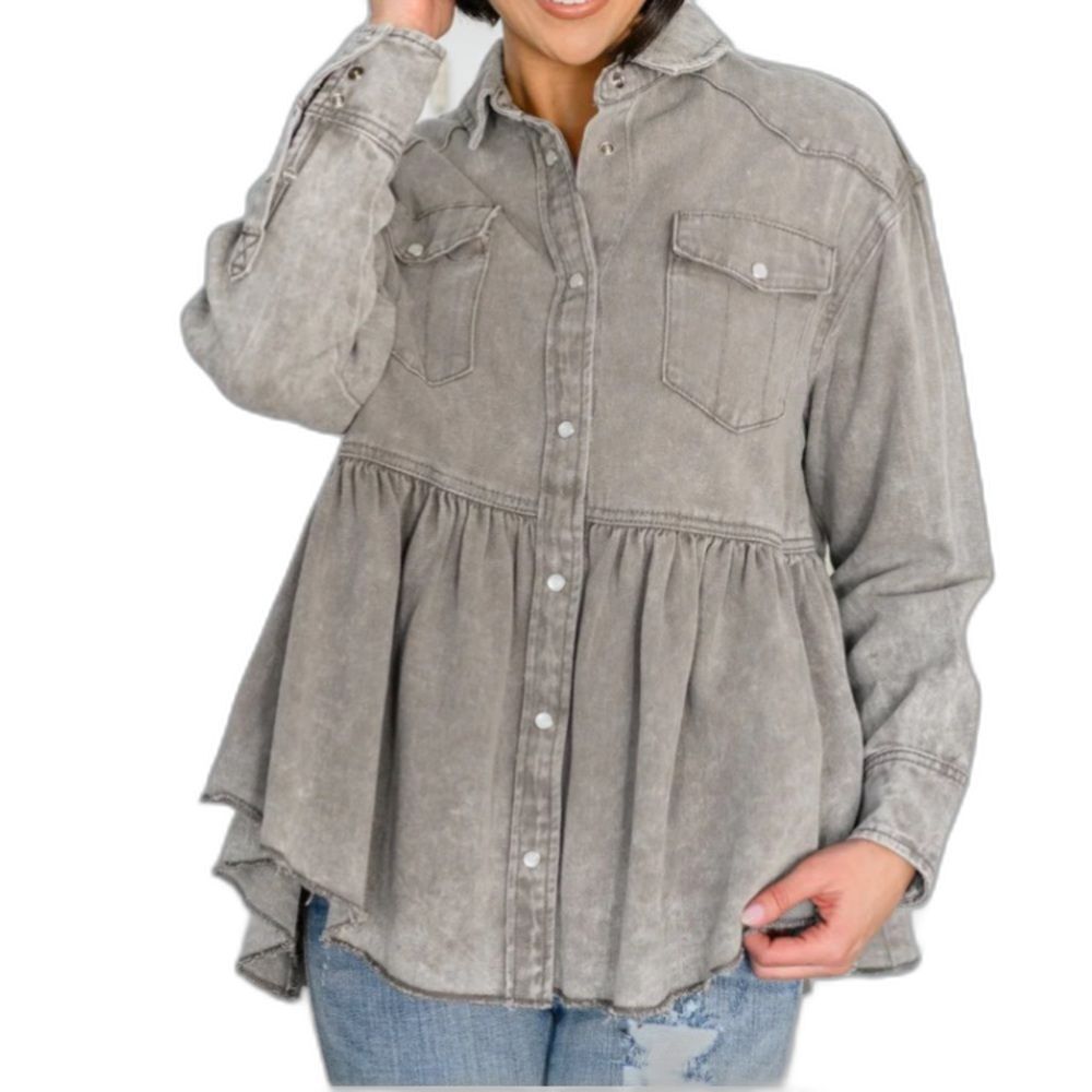 1.4.3. Story Washed Gray Denim Western Button snap top Small